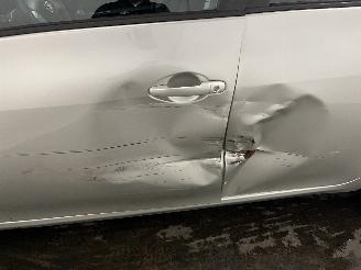 Toyota Auris Auris (E15) Hatchback 1.6 Dual VVT-i 16V (1ZRFE) [91kW]  (03-2007/09-2=
012) picture 10