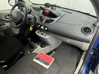 Renault Twingo Twingo II (CN) Hatchback 3-drs 1.2 (D7F-800(Euro 4)) [43kW]  (03-2007/=
09-2014) picture 11