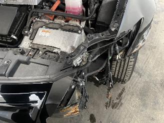 Toyota Auris Auris (E15) Hatchback 1.8 16V HSD Full Hybrid (2ZRFXE) [100kW]  (09-20=
10/09-2012) picture 14