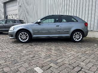 Audi A3 A3 (8P1) Hatchback 3-drs 1.6 TDI 16V (CAYC) [77kW]  (05-2009/08-2012) picture 4