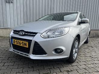 Vaurioauto  passenger cars Ford Focus Focus 3 Wagon Combi 1.0 Ti-VCT EcoBoost 12V 125 (M1DA(Euro 5)) [92kW] =
 (02-2012/05-2018) 2013/11