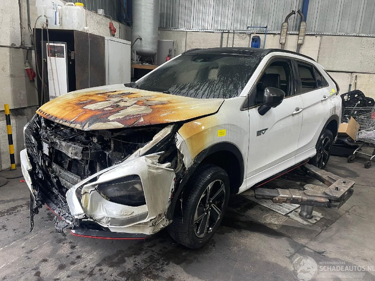 Mitsubishi Eclipse Eclipse Cross (GK/GL) SUV 2.4 16V PHEV 4x4 (4B12) [138kW]  (01-2021/..=
=2E)