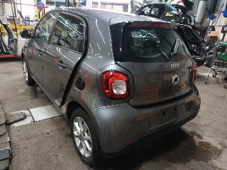 Smart Forfour Forfour (453) Hatchback 5-drs 1.0 12V (M281.920) [52kW]  (07-2014/...)= picture 4