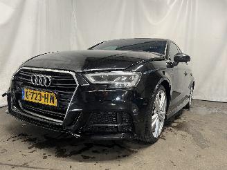 Voiture accidenté Audi A3 A3 Limousine (8VS/8VM) Sedan 1.5 35 TFSI 16V (DPCA) [110kW]  (10-2018/=
10-2020) 2019/10