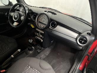 Mini Mini Mini (R56) Hatchback 1.6 16V Cooper (N12-B16A) [88kW]  (10-2006/02-201=
2) picture 9