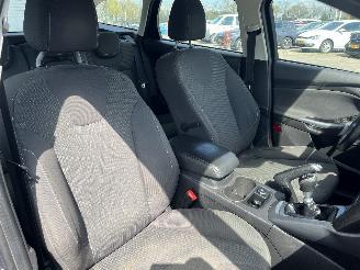 Ford Focus Focus 3 Wagon Combi 1.6 TDCi ECOnetic (NGDB) [77kW]  (05-2012/05-2018)= picture 13