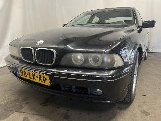 Coche accidentado BMW 5-serie 5 serie (E39) Sedan 525i 24V (M54-B25(256S5)) [141kW]  (09-2000/06-200=
3) 2003/2