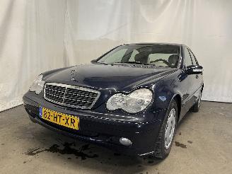 Avarii autoturisme Mercedes C-klasse C (W203) Sedan 2.2 C-200 CDI 16V (OM611.962) [85kW]  (09-2000/06-2003)= 2002/1