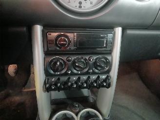 Mini Mini Mini (R50/53) Hatchback 1.6 16V Cooper (W10-B16A) [85kW]  (06-2001/09-=
2006) picture 11