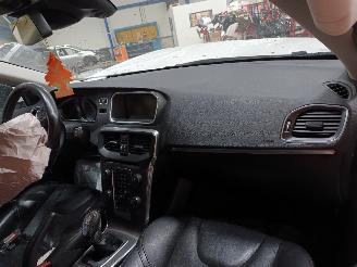 Volvo V-40 V40 (MV) Hatchback 5-drs 1.6 D2 (D4162T) [84kW]  (03-2012/12-2016) picture 5