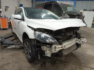 Volvo V-40 V40 (MV) Hatchback 5-drs 1.6 D2 (D4162T) [84kW]  (03-2012/12-2016) picture 2