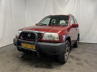 damaged passenger cars Suzuki Grand-vitara Grand Vitara I (FT/GT/HT) SUV 2.0 16V (J20A) [94kW]  (03-1998/07-2003)= 2000/12