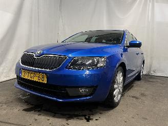 Damaged car Skoda Octavia Octavia Combi (5EAC) Combi 5-drs 1.2 TSI 16V (CJZA) [77kW]  (11-2012/0=
7-2020) 2014/2