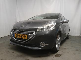 krockskadad bil auto Peugeot 208 208 I (CA/CC/CK/CL) Hatchback 1.6 16V THP 155 (EP6CDT(5FV)) [115kW]  (=
03-2012/12-2019) 2012/8
