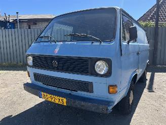 Vaurioauto  passenger cars Volkswagen Transporter Transporter T3 Bus 1.9 (DF) [44kW]  (08-1982/07-1992) 1986/9