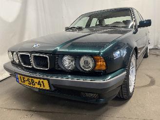 Coche accidentado BMW 5-serie 5 serie (E34) Sedan 525i 24V (M50-B25(256S2)) [141kW]  (03-1990/08-199=
5) 1995/3