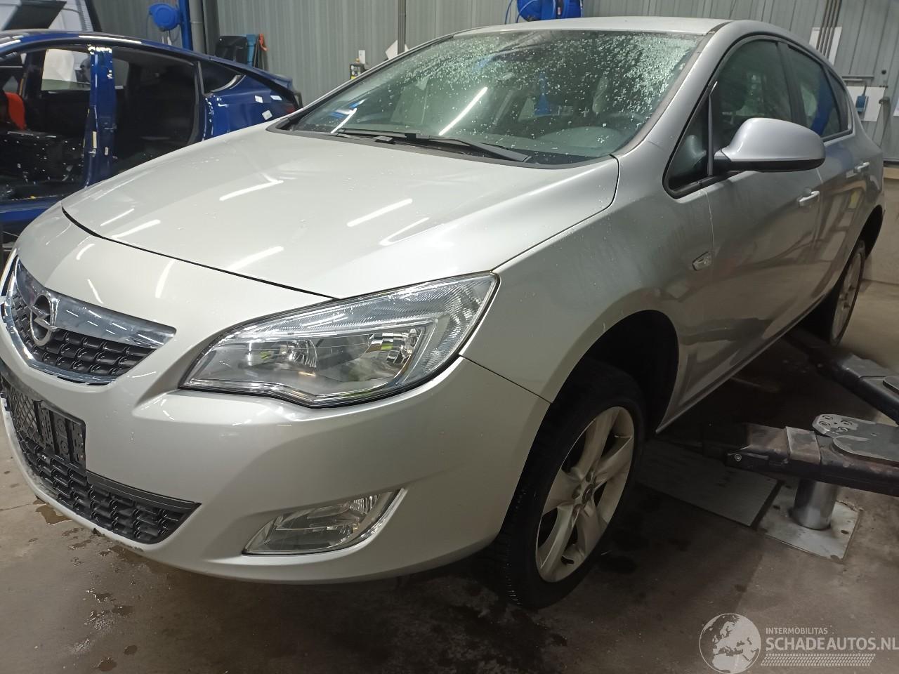 Opel Astra Astra J (PC6/PD6/PE6/PF6) Hatchback 5-drs 1.4 16V ecoFLEX (A14XER(Euro=
 5)) [74kW]  (12-2009/10-2015)
