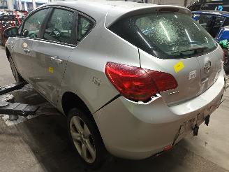 Opel Astra Astra J (PC6/PD6/PE6/PF6) Hatchback 5-drs 1.4 16V ecoFLEX (A14XER(Euro=
 5)) [74kW]  (12-2009/10-2015) picture 4