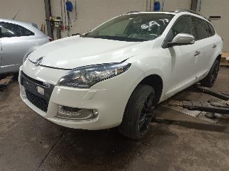 Salvage car Renault Mégane Megane III Grandtour (KZ) Combi 5-drs 1.5 dCi 110 (K9K-656(K9K-G6)) [8=
1kW]  (02-2009/04-2016) 2013/12