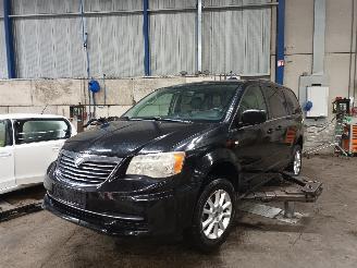 Vrakbiler auto Lancia Voyager Voyager (RT) MPV 2.8 CRD 16V (ENS) [120kW]  (09-2011/12-2014) 2012/4