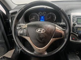 Hyundai I-30 i30 (FD) Hatchback 1.4 CVVT 16V (G4FA) [80kW]  (10-2007/11-2011) picture 14