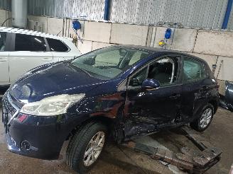 Autoverwertung Peugeot 208 208 I (CA/CC/CK/CL) Hatchback 1.0 Vti 12V PureTech (EB0(ZMZ)) [50kW]  =
(03-2012/12-2019) 2013/6
