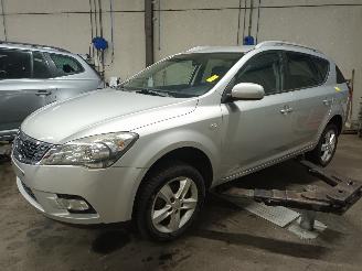 Vrakbiler auto Kia Cee d Cee'd Sporty Wagon (EDF) Combi 1.6 CVVT 16V (G4FC4I) [93kW]  (09-2007/=
12-2012) 2009/11