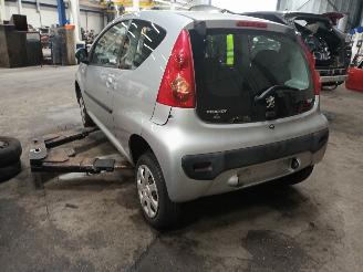 Peugeot 107 107 Hatchback 1.0 12V (384F(1KR)) [50kW]  (06-2005/05-2014) picture 4