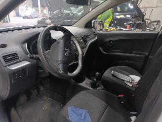 Kia Picanto Picanto (TA) Hatchback 1.0 12V (G3LA) [51kW]  (05-2011/06-2017) picture 5