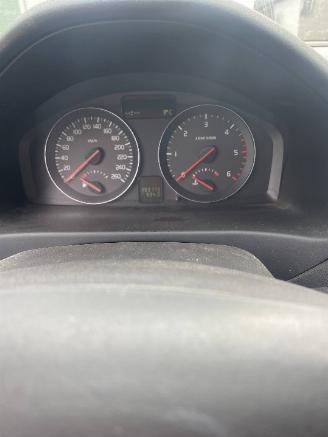 Volvo V-50 V50 (MW) Combi 1.6 D 16V (D4164T) [81kW]  (01-2005/12-2011) picture 2