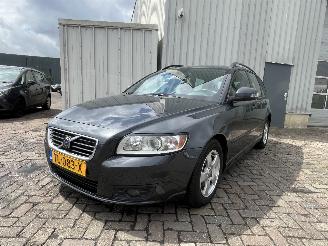 Unfallwagen Volvo V-50 V50 (MW) Combi 1.6 D 16V (D4164T) [81kW]  (01-2005/12-2011) 2009/12