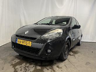 uszkodzony samochody osobowe Renault Clio Clio III (BR/CR) Hatchback 1.5 dCi FAP (K9K-770(K9K-67)) [65kW]  (08-2=
010/12-2014) 2011/8