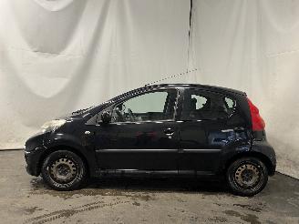 Peugeot 107 107 Hatchback 1.0 12V (384F(1KR)) [50kW]  (06-2005/05-2014) picture 4