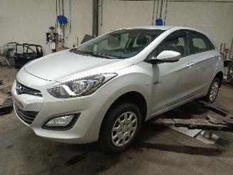 demontáž osobní automobily Hyundai I-30 i30 (GDHB5) Hatchback 1.6 GDI Blue 16V (G4FD(Euro 4)) [99kW]  (12-2011=
/12-2016) 2012/10