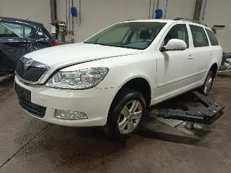 Vrakbiler auto Skoda Octavia Octavia Combi (1Z5) Combi 5-drs 1.2 TSI (CBZB) [77kW]  (02-2010/04-201=
3) 2011/4