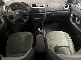 Skoda Fabia Fabia II (5J) Hatchback 5-drs 1.2i 12V (CHTA) [51kW]  (01-2007/12-2014=
) picture 11