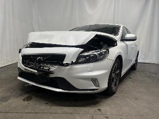 damaged passenger cars Volvo V-40 V40 (MV) Hatchback 5-drs 2.0 D2 16V (D4204T8(Euro 6b)) [88kW]  (02-201=
5/08-2019) 2015/12