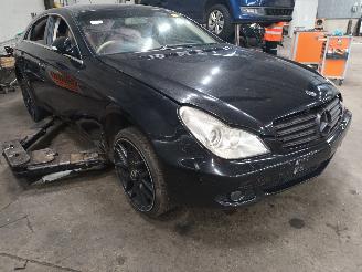 Mercedes CLS CLS (C219) Sedan 320 CDI 24V (OM642.920) [165kW]  (01-2005/12-2010) picture 2