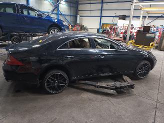 Mercedes CLS CLS (C219) Sedan 320 CDI 24V (OM642.920) [165kW]  (01-2005/12-2010) picture 3