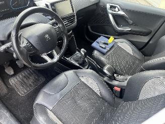 Peugeot 2008 2008 (CU) MPV 1.2 12V e-THP PureTech 110 (EB2DT(HNZ)) [81kW]  (01-2015=
/12-2019) picture 10
