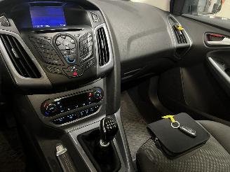 Ford Focus Focus 3 Wagon Combi 1.6 TDCi ECOnetic (NGDB) [77kW]  (05-2012/05-2018)= picture 16