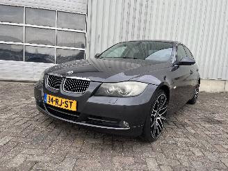 damaged passenger cars BMW 3-serie 3 serie (E90) Sedan 325i 24V (N52-B25A) [160kW]  (12-2004/12-2011) 2005/4