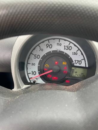 Citroën C1 C1 Hatchback 1.0 12V (384F(CFA)) [50kW]  (06-2005/09-2014) picture 2