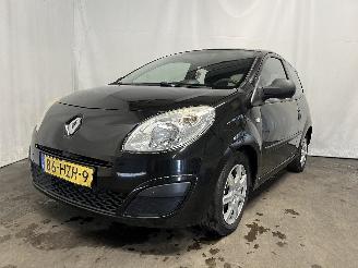 damaged passenger cars Renault Twingo Twingo II (CN) Hatchback 3-drs 1.2 (D7F-800(Euro 4)) [43kW]  (03-2007/=
09-2014) 2009/4