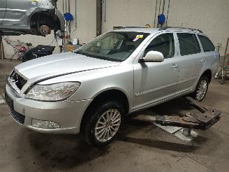 Vrakbiler auto Skoda Octavia Octavia Combi (1Z5) Combi 5-drs 1.6 TDI Greenline (CAYC) [77kW]  (06-2=
009/04-2013) 2011/12