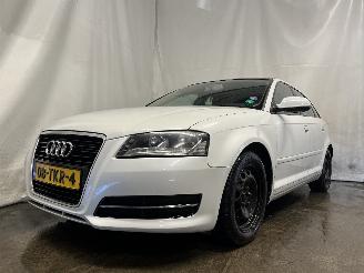 uszkodzony samochody osobowe Audi A3 A3 Sportback (8PA) Hatchback 5-drs 1.2 TFSI (CBZB) [77kW]  (04-2010/03=
-2013) 2012/2