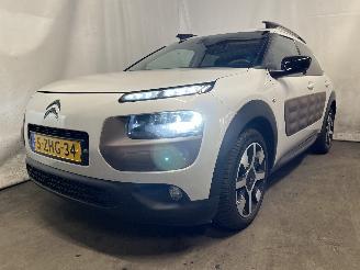 Vaurioauto  passenger cars Citroën C4 C4 Cactus (0B/0P) Hatchback 5-drs 1.2 PureTech 82 12V (EB2F(HMZ)) [60k=
W]  (09-2014/...) 2015/1