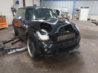 Mini Mini Mini (R56) Hatchback 1.6 Cooper D 16V (DV6TED4(9HZ)) [80kW]  (11-2006/=
09-2010) picture 2