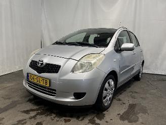 Avarii autoturisme Toyota Yaris Yaris II (P9) Hatchback 1.3 16V VVT-i (2SZFE) [64kW]  (08-2005/11-2010=
) 2006/3