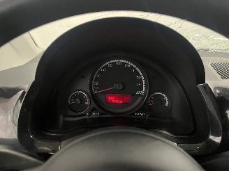 Volkswagen Up! Up! (121) Hatchback 1.0 12V 75 (CWRA) [55kW]  (08-2011/11-2019) picture 20